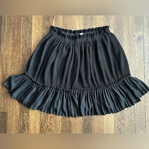 TOPSHOP mini pleated skirt, Size 6, color black, stretch waist